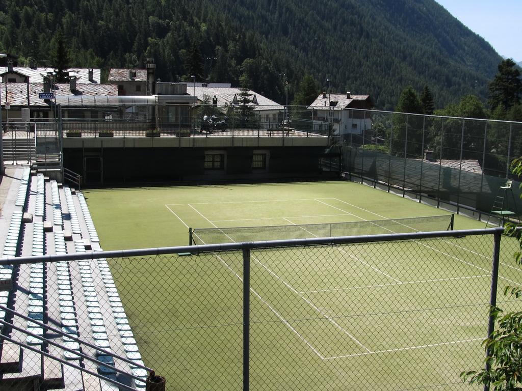 Miramonti Hotel Valtournenche Exterior photo